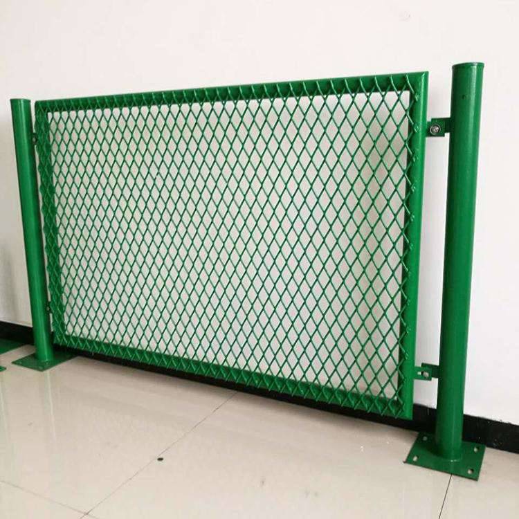 新野縣鐵路護欄網 守護安全，聯通未來——淺析框架護欄網與公路護欄網的應用